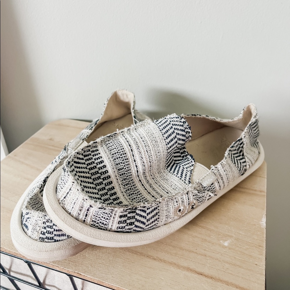 Womens Sanuk size US 7 womens